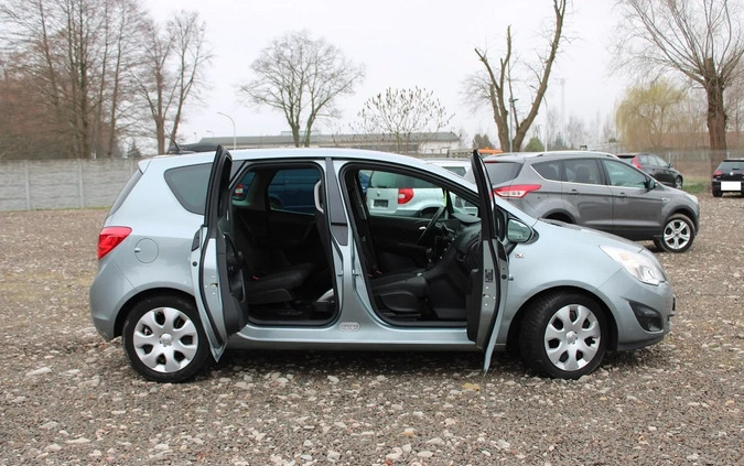 Opel Meriva cena 22900 przebieg: 176000, rok produkcji 2011 z Sianów małe 667